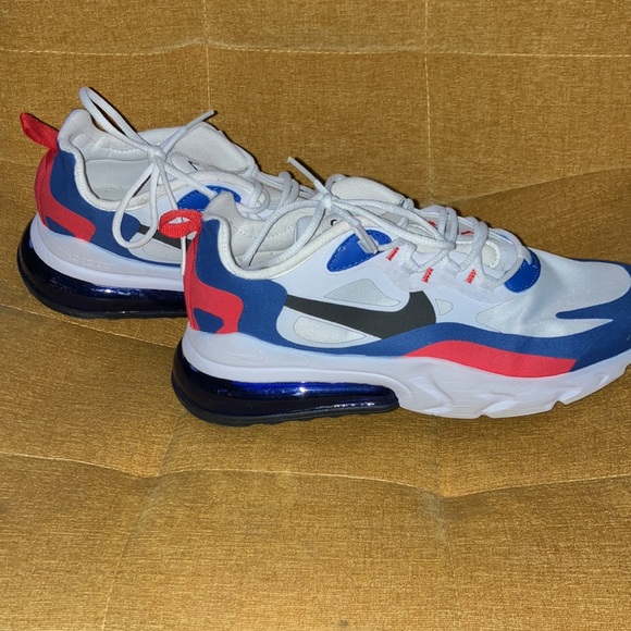 Mint Condition Nike Air 270 React - Picture 3 of 4